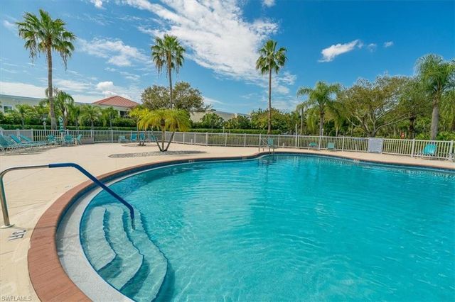 186 Gabriel CIR 3903, Naples, FL 34104