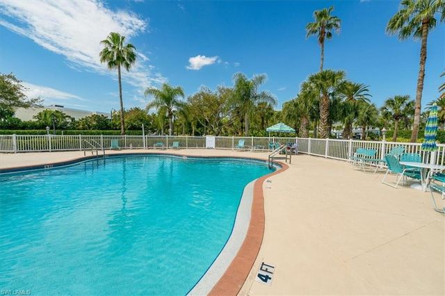 186 Gabriel CIR 3903, Naples, FL 34104
