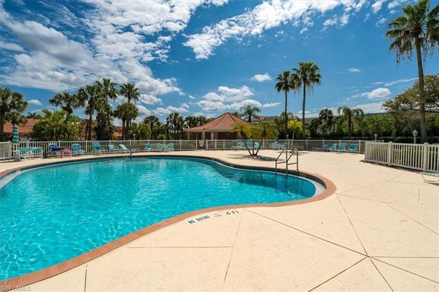 186 Gabriel CIR 3903, Naples, FL 34104