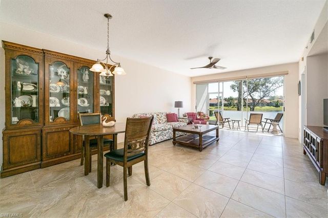 186 Gabriel CIR 3903, Naples, FL 34104