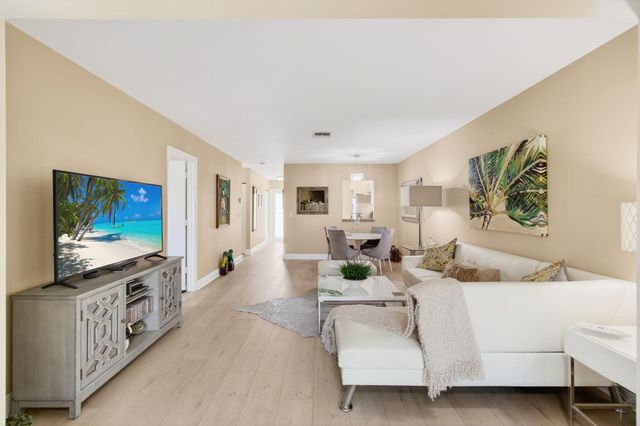 6787 Moonlit Drive, Delray Beach, FL 33446