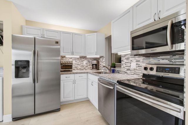 6787 Moonlit Drive, Delray Beach, FL 33446