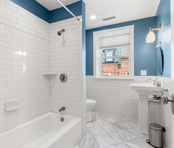 653 E 3rd St, Boston, MA 02127