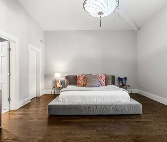 653 E 3rd St, Boston, MA 02127