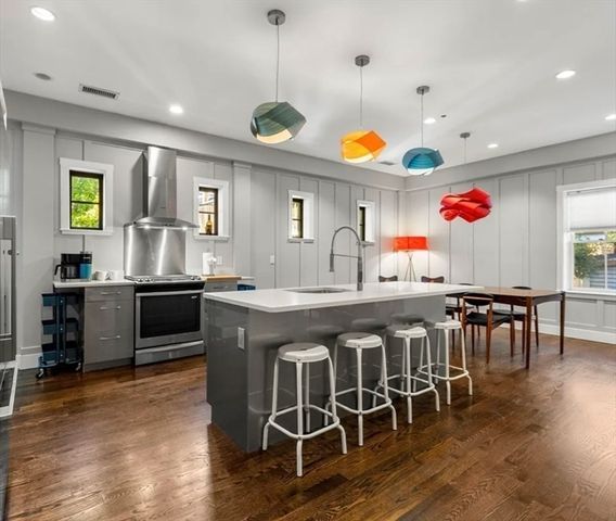653 E 3rd St, Boston, MA 02127