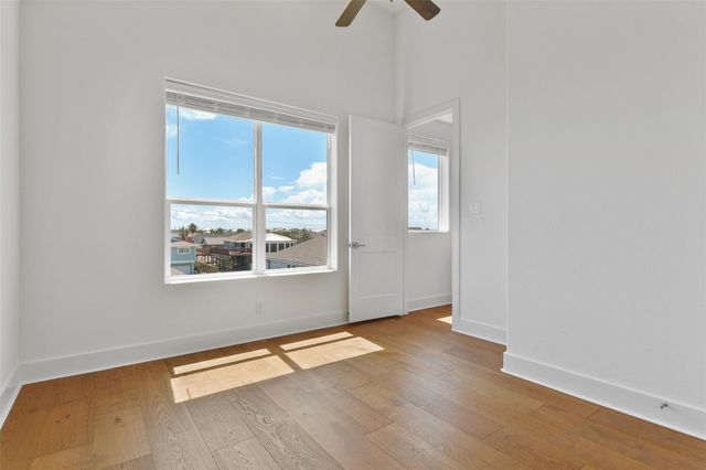 4006 Fort Bend Drive, Galveston, TX 77554