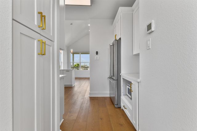 4006 Fort Bend Drive, Galveston, TX 77554