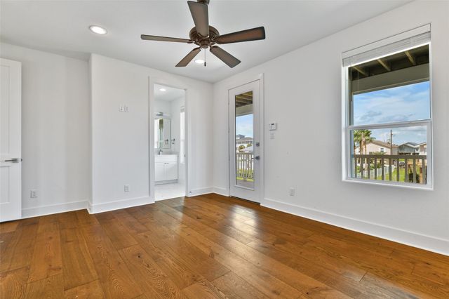 4006 Fort Bend Drive, Galveston, TX 77554