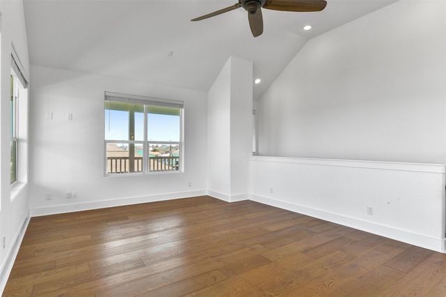 4006 Fort Bend Drive, Galveston, TX 77554