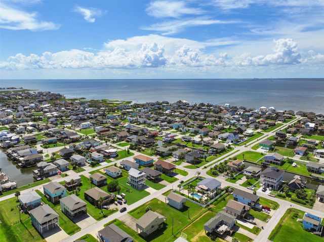 4006 Fort Bend Drive, Galveston, TX 77554
