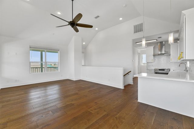 4006 Fort Bend Drive, Galveston, TX 77554