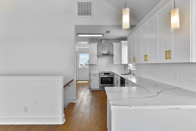 4006 Fort Bend Drive, Galveston, TX 77554