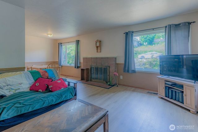 2124 N Callow Avenue, Bremerton, WA 98312