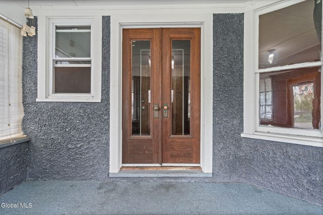 62 Grove Avenue, Albany, NY 12208