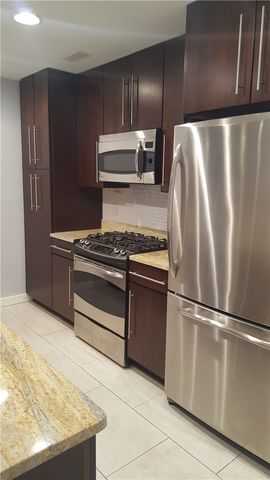 1236 Wightman St, Squirrel Hill, PA 15217