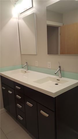 1236 Wightman St, Squirrel Hill, PA 15217
