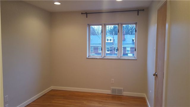 1236 Wightman St, Squirrel Hill, PA 15217