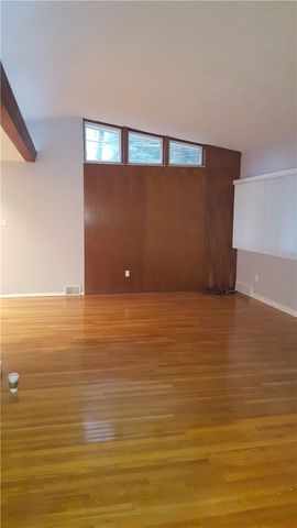 1236 Wightman St, Squirrel Hill, PA 15217