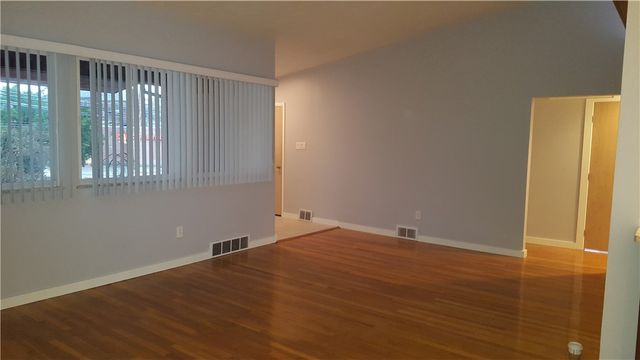 1236 Wightman St, Squirrel Hill, PA 15217