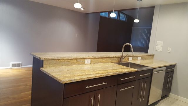 1236 Wightman St, Squirrel Hill, PA 15217