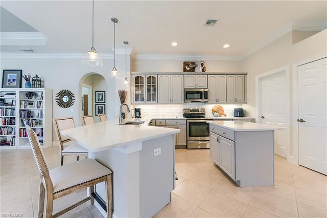 8782 New Castle DR, Fort Myers, FL 33908