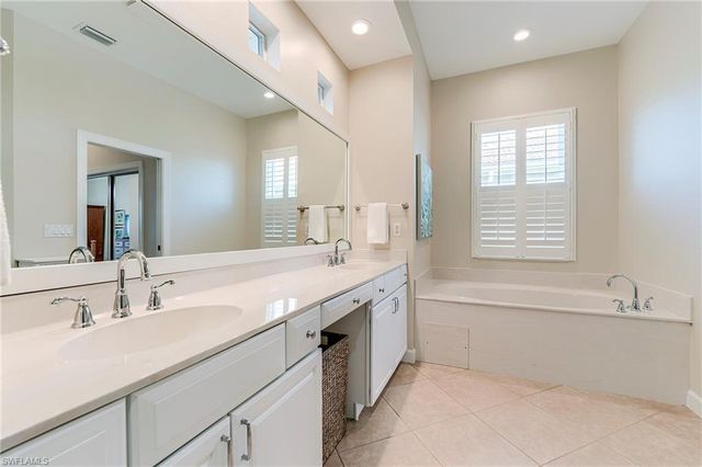 8782 New Castle DR, Fort Myers, FL 33908