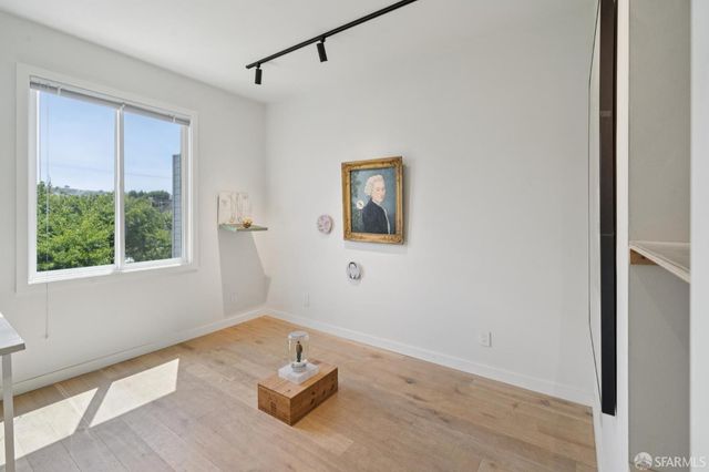 1515 Van Dyke Avenue, San Francisco, CA 94124