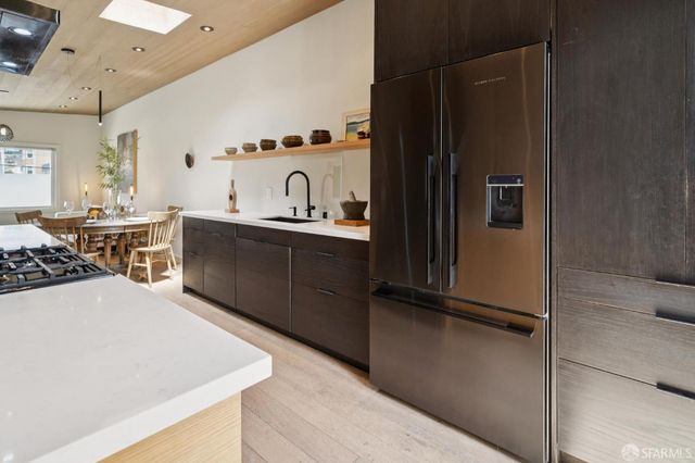 1515 Van Dyke Avenue, San Francisco, CA 94124