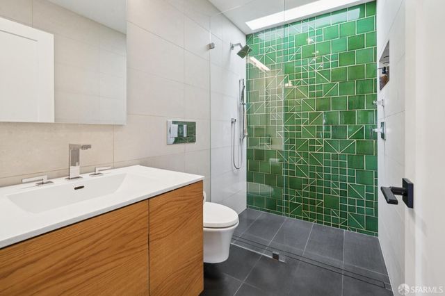 1515 Van Dyke Avenue, San Francisco, CA 94124