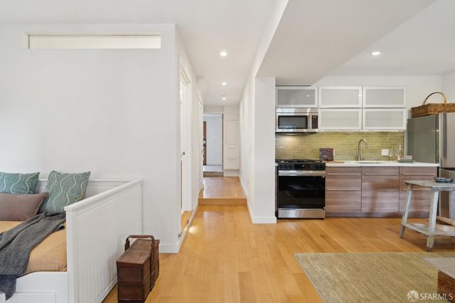 1515 Van Dyke Avenue, San Francisco, CA 94124