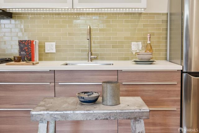 1515 Van Dyke Avenue, San Francisco, CA 94124