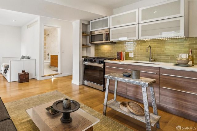 1515 Van Dyke Avenue, San Francisco, CA 94124