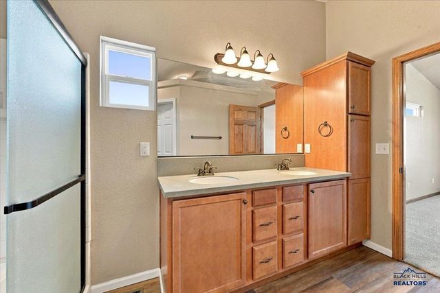 4309 TURNBERRY RD, Rapid City, SD 57702