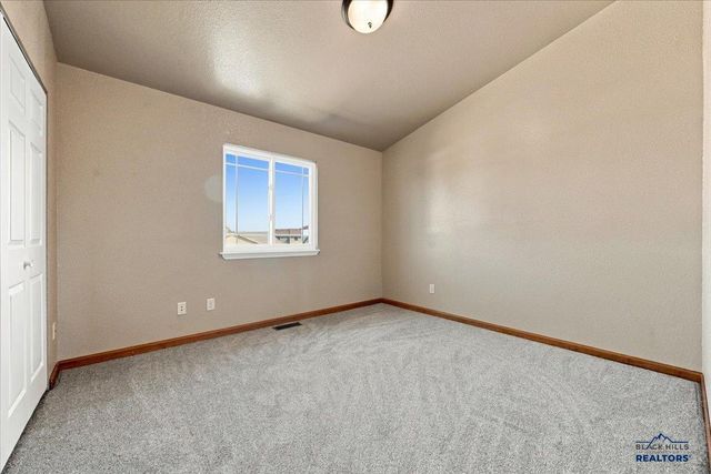 4309 TURNBERRY RD, Rapid City, SD 57702