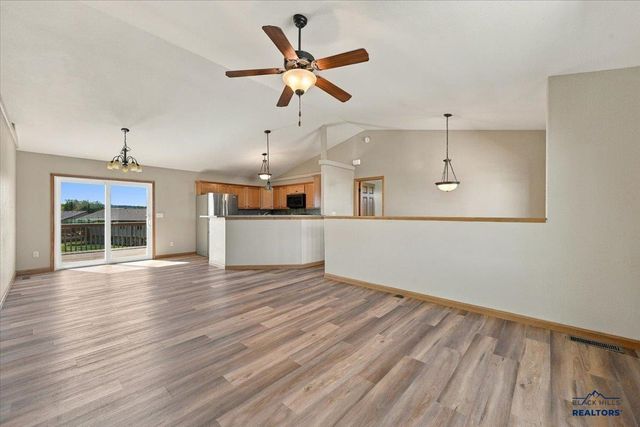 4309 TURNBERRY RD, Rapid City, SD 57702