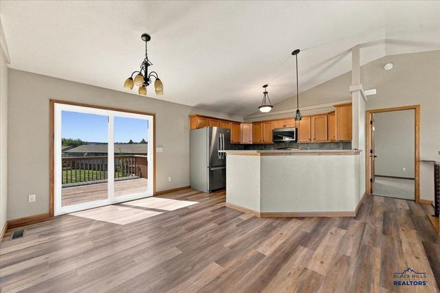 4309 TURNBERRY RD, Rapid City, SD 57702