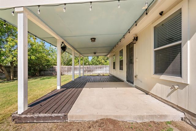 311 Phillips ST, Hutto, TX 78634