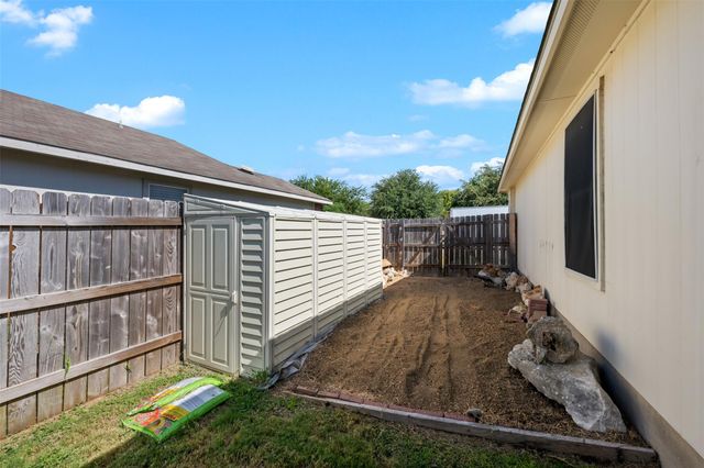 311 Phillips ST, Hutto, TX 78634