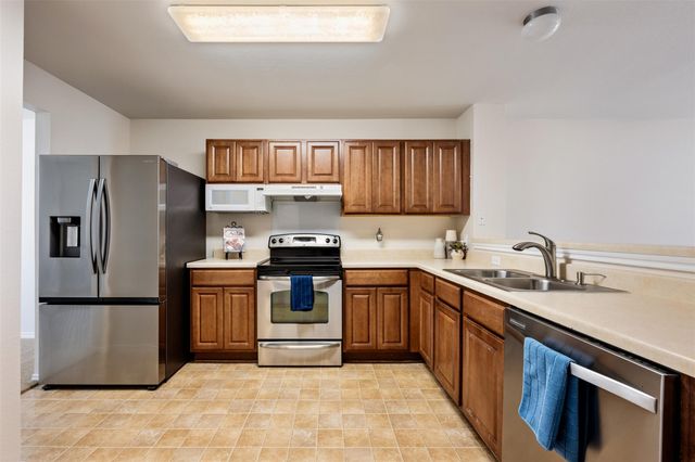 311 Phillips ST, Hutto, TX 78634