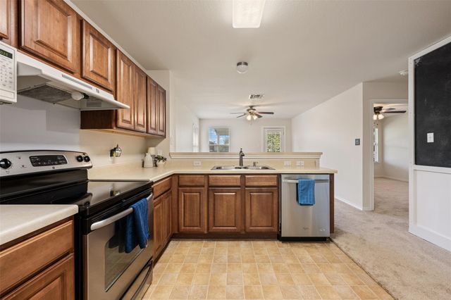 311 Phillips ST, Hutto, TX 78634