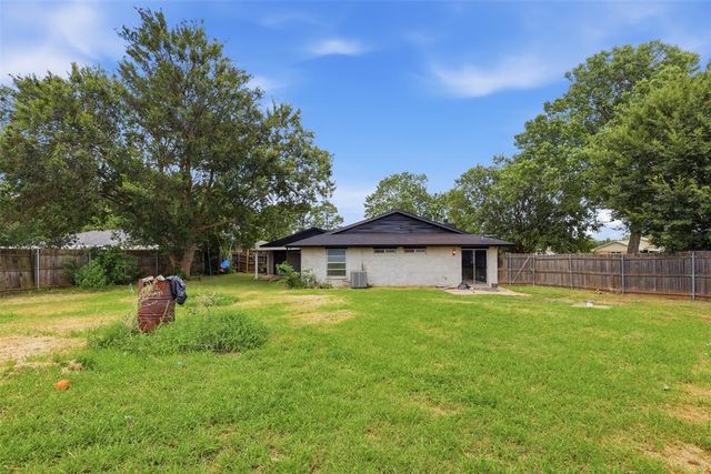101 Gayla Street, Shawnee, OK 74804