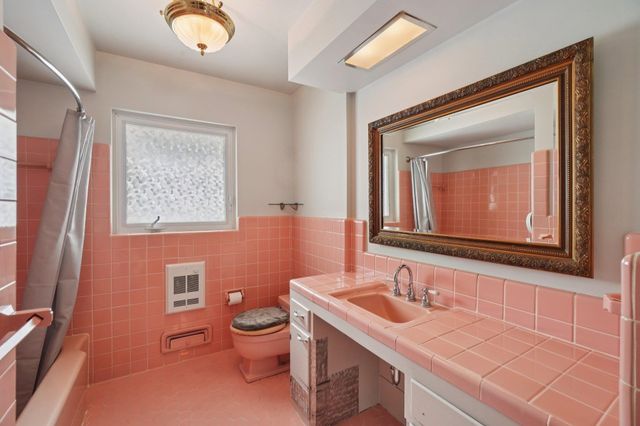 24700 N Cromwell Drive, Franklin, MI 48025