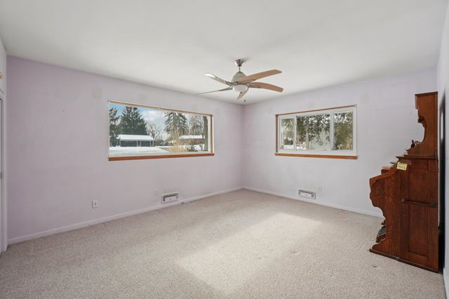 24700 N Cromwell Drive, Franklin, MI 48025