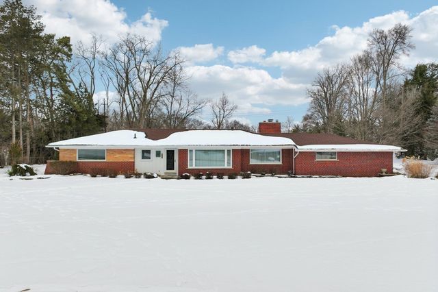 24700 N Cromwell Drive, Franklin, MI 48025