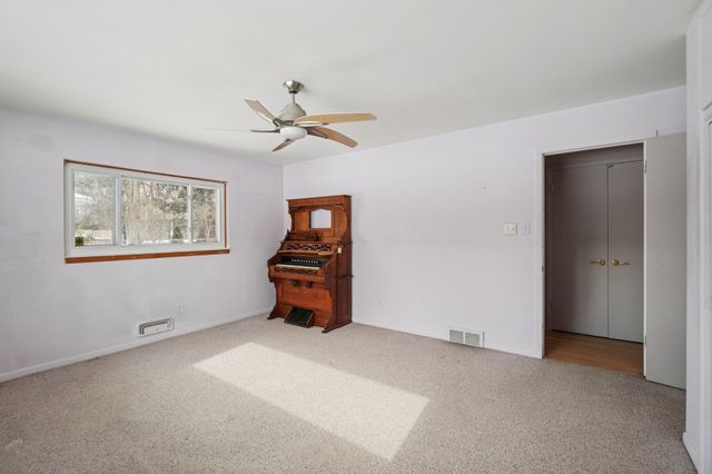 24700 N Cromwell Drive, Franklin, MI 48025