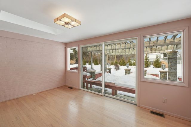 24700 N Cromwell Drive, Franklin, MI 48025