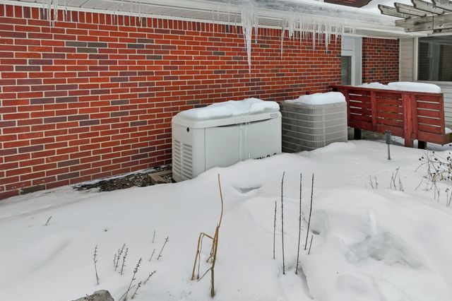 24700 N Cromwell Drive, Franklin, MI 48025