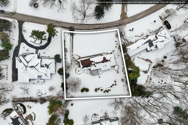 24700 N Cromwell Drive, Franklin, MI 48025