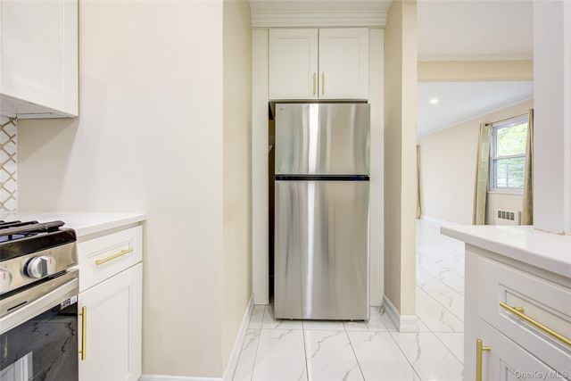 164-38 76th Road, Fresh Meadows, NY 11366