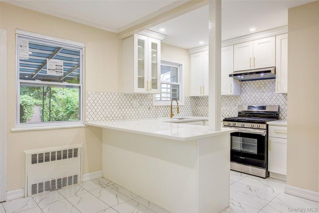 164-38 76th Road, Fresh Meadows, NY 11366